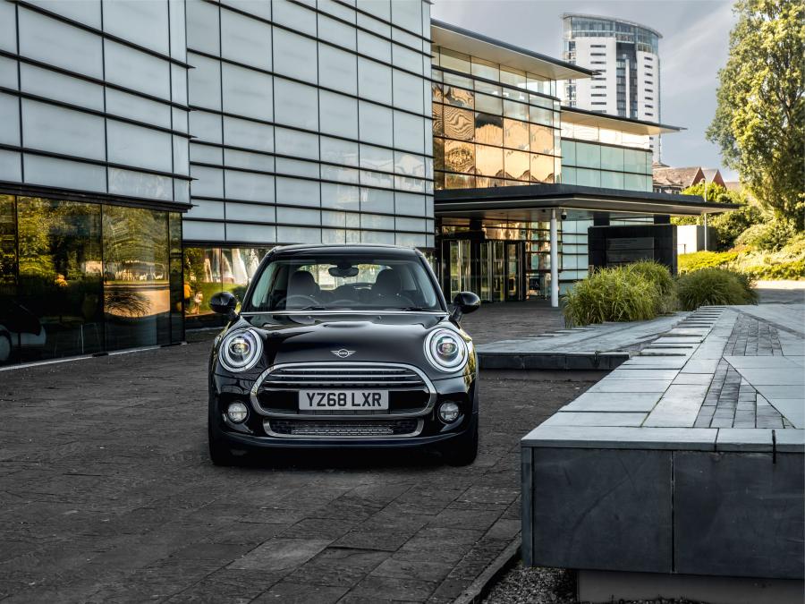  Mini Cooper 5-Door (F56) 2019 года  (UK) (фото 2 из 9)
